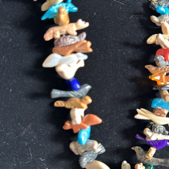 Native American Zuni Fetish Necklace - Picture 6 of 16